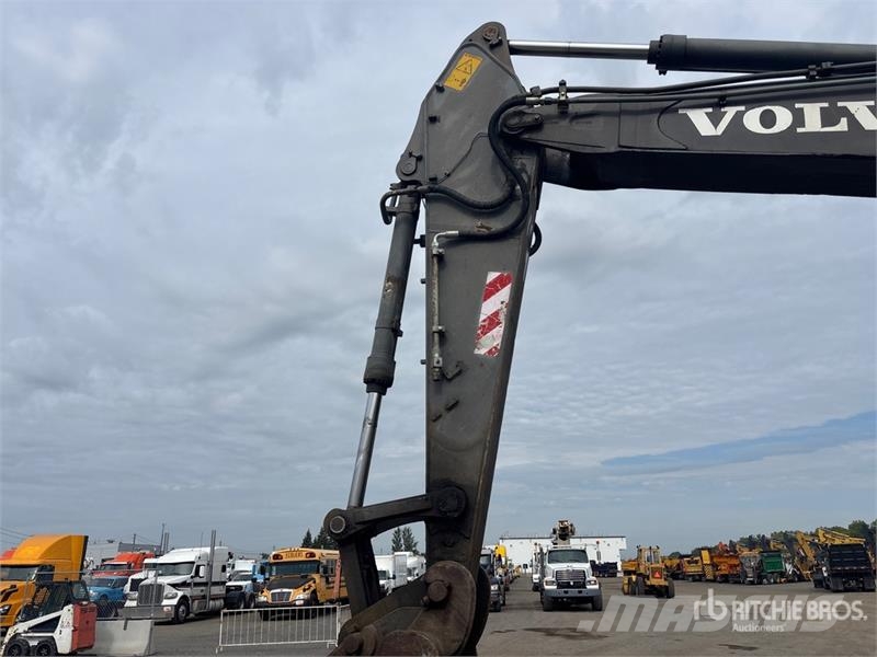 Volvo EC330B LC Tracked Excavator Bagri goseničarji