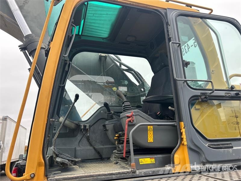 Volvo EC460B LC Tracked Excavator Crawler excavators