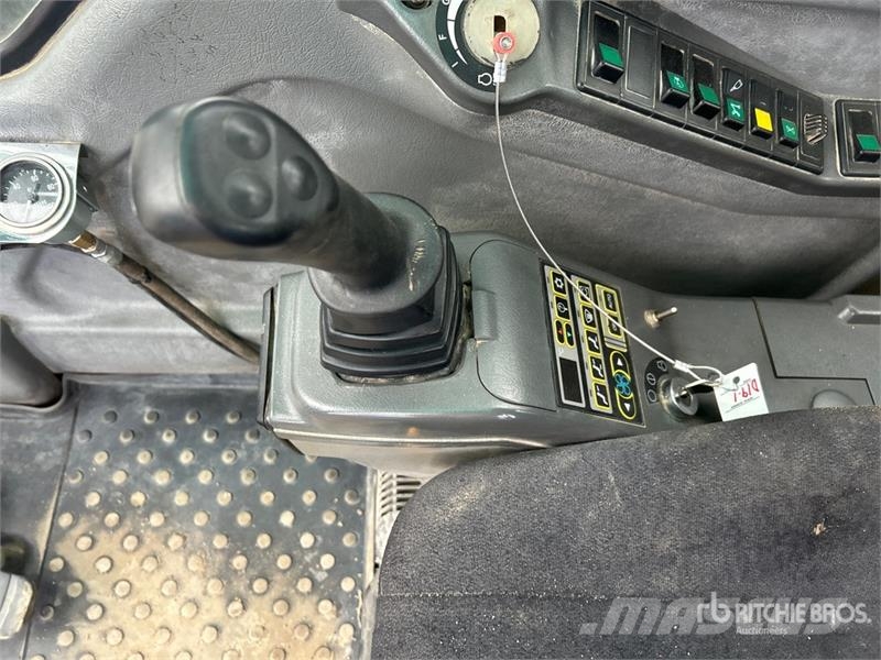 Volvo EC460B LC Tracked Excavator Crawler excavators