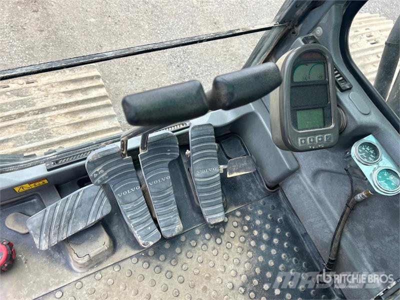 Volvo EC460B LC Tracked Excavator Crawler excavators