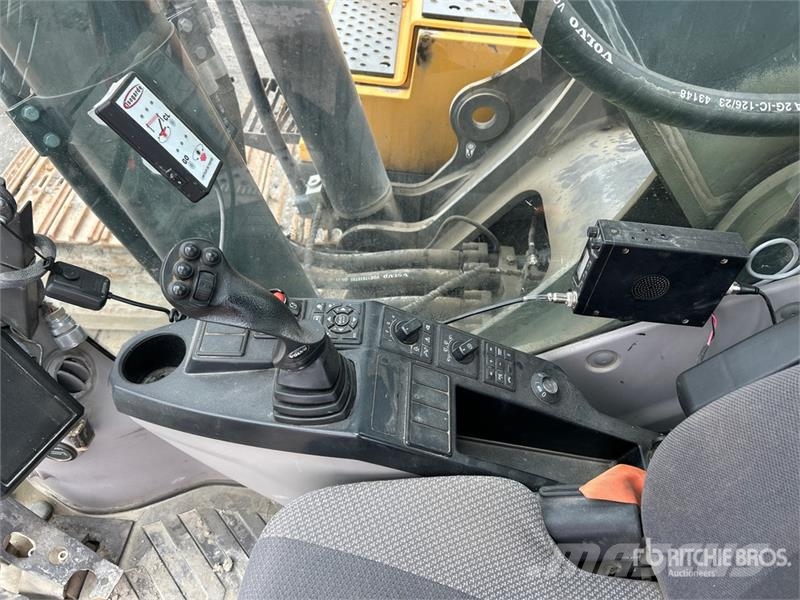 Volvo EC480EL Tracked Excavator 대형 굴삭기 29톤 이상
