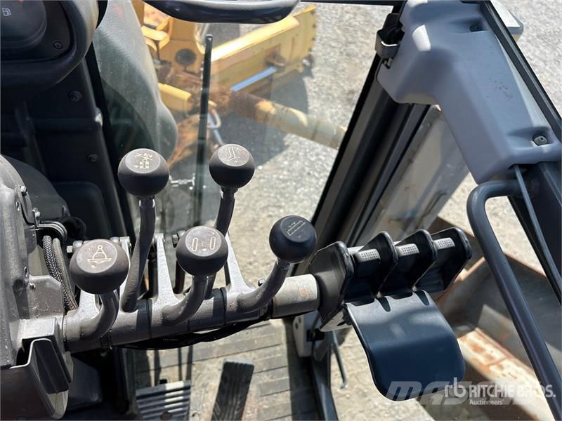 Volvo G960 معدات تمهيد الطرق