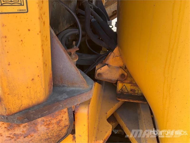Volvo G960 معدات تمهيد الطرق