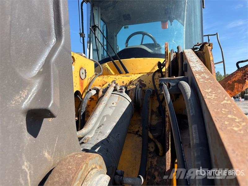 Volvo L110F Wheel Loader Wheel loaders