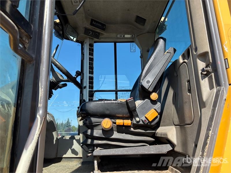 Volvo L110F Wheel Loader Wheel loaders