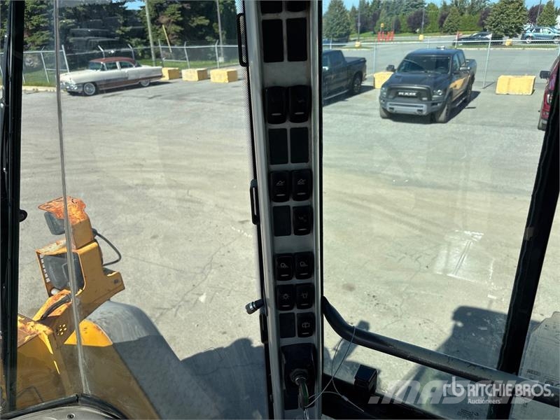 Volvo L110F Wheel Loader Wheel loaders