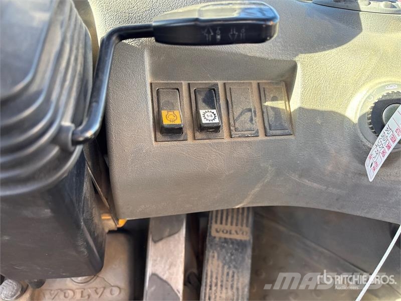 Volvo L120E Wheel Loader Iekrāvēji uz riteņiem