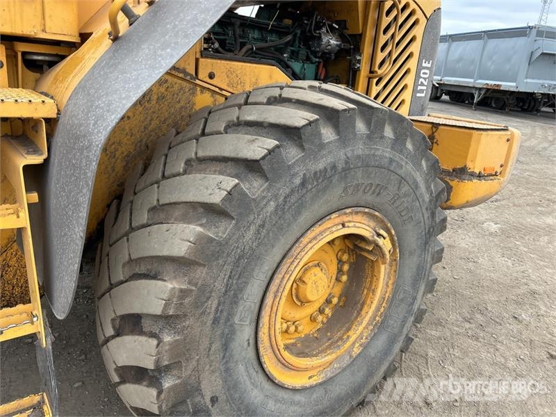 Volvo L120E Wheel Loader Iekrāvēji uz riteņiem
