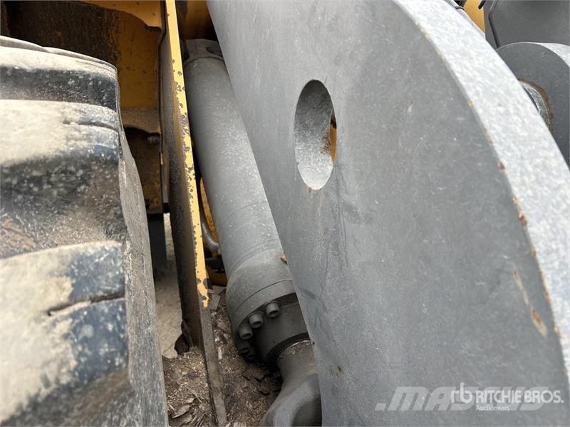 Volvo L120E Wheel Loader Iekrāvēji uz riteņiem