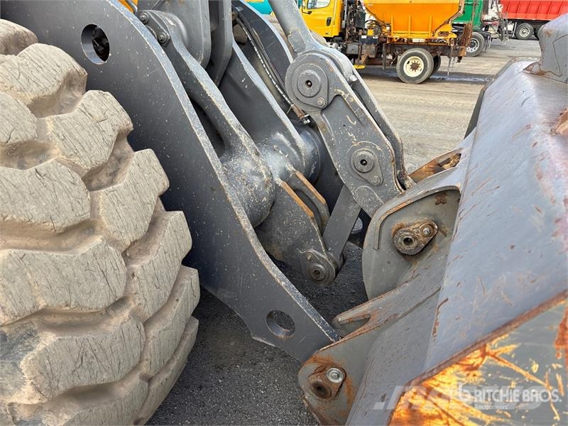 Volvo L150F Wheel Loader Kolesni nakladalci