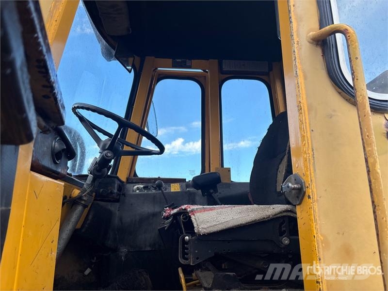 Volvo L180 Wheel Loader (Inoperable) Iekrāvēji uz riteņiem
