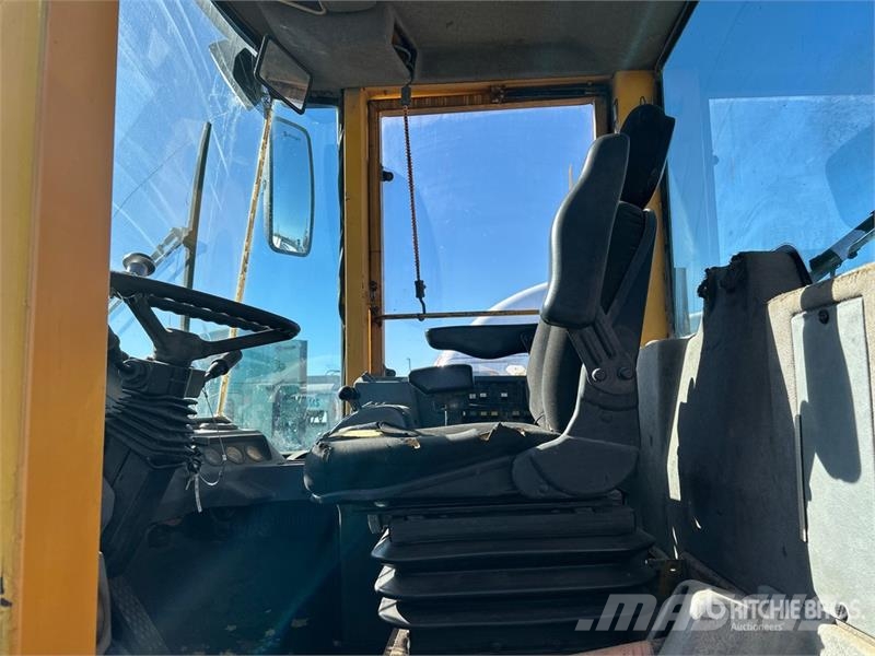 Volvo L70C لوادر بعجل