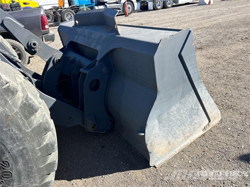 Volvo L70C لوادر بعجل