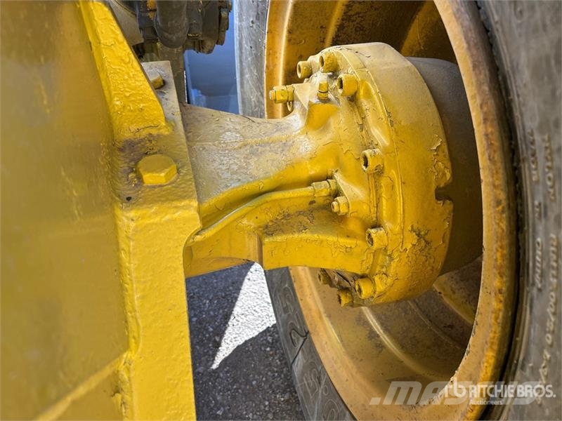 Volvo L70C لوادر بعجل