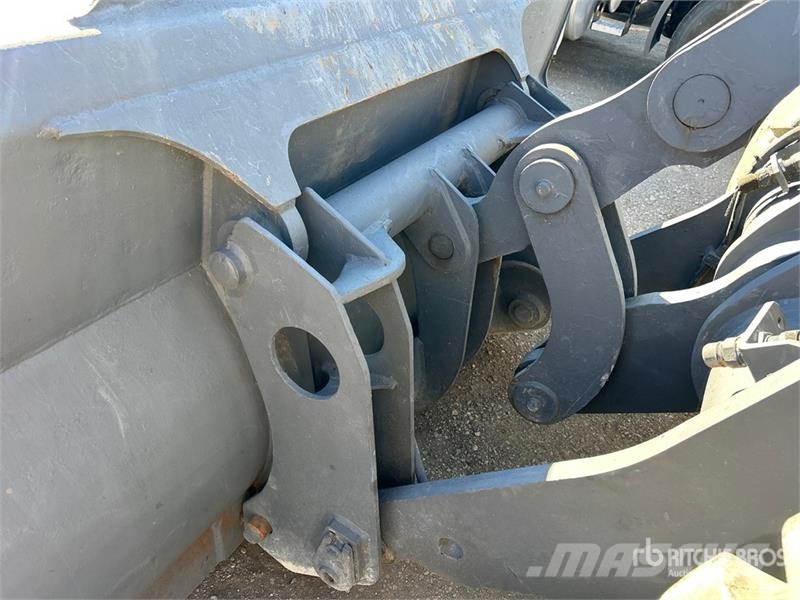 Volvo L70C لوادر بعجل