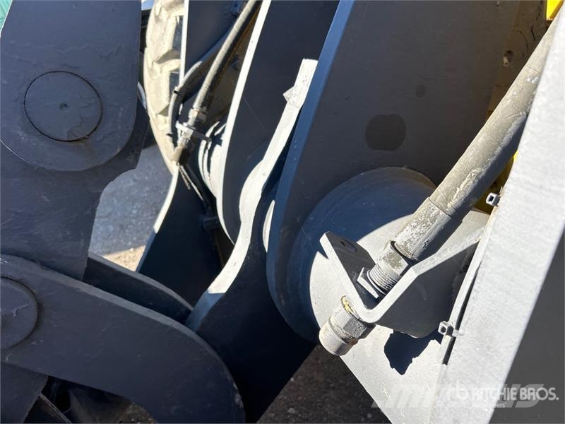Volvo L70C لوادر بعجل