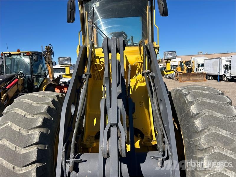 Volvo L70C لوادر بعجل
