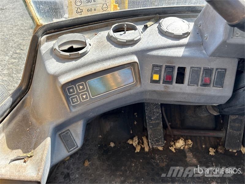 Volvo L70C لوادر بعجل