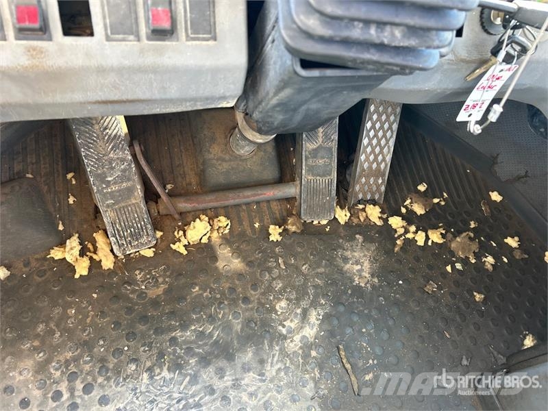 Volvo L70C لوادر بعجل