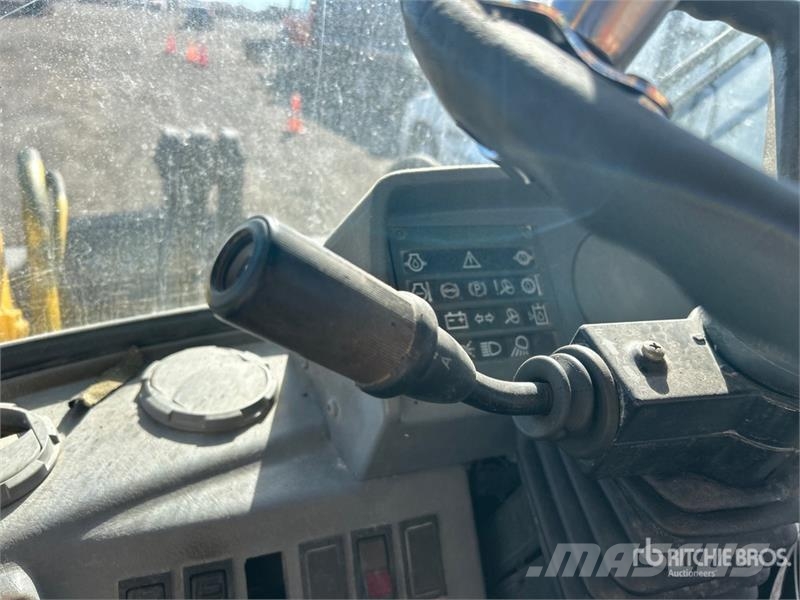 Volvo L70C لوادر بعجل