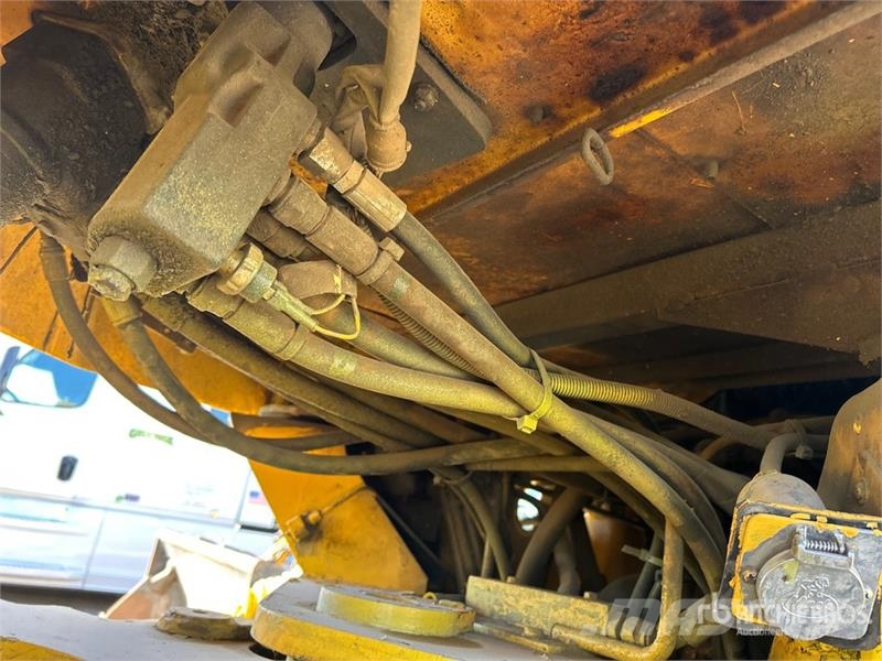 Volvo L70C لوادر بعجل