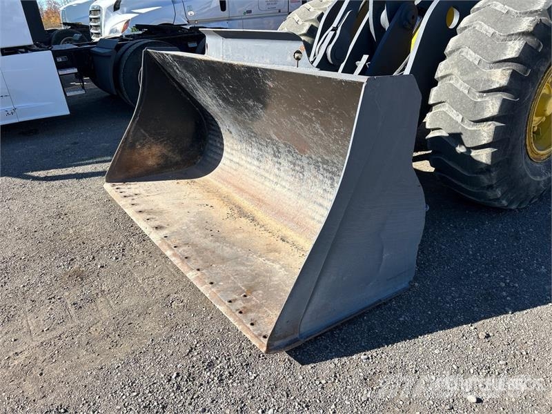 Volvo L70C لوادر بعجل