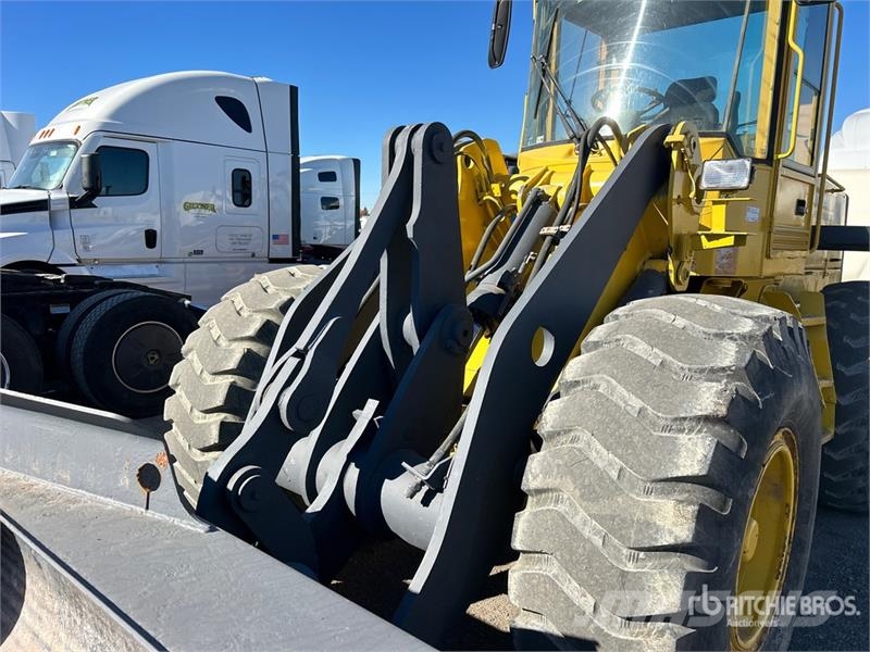 Volvo L70C لوادر بعجل