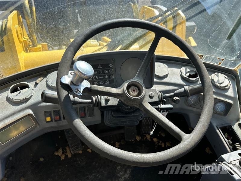 Volvo L70C لوادر بعجل