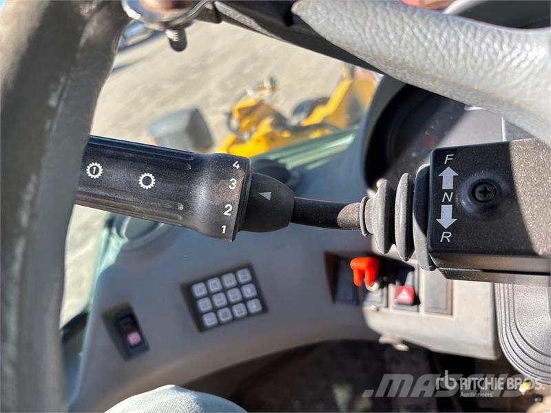Volvo L90E Фронтальные погрузчики