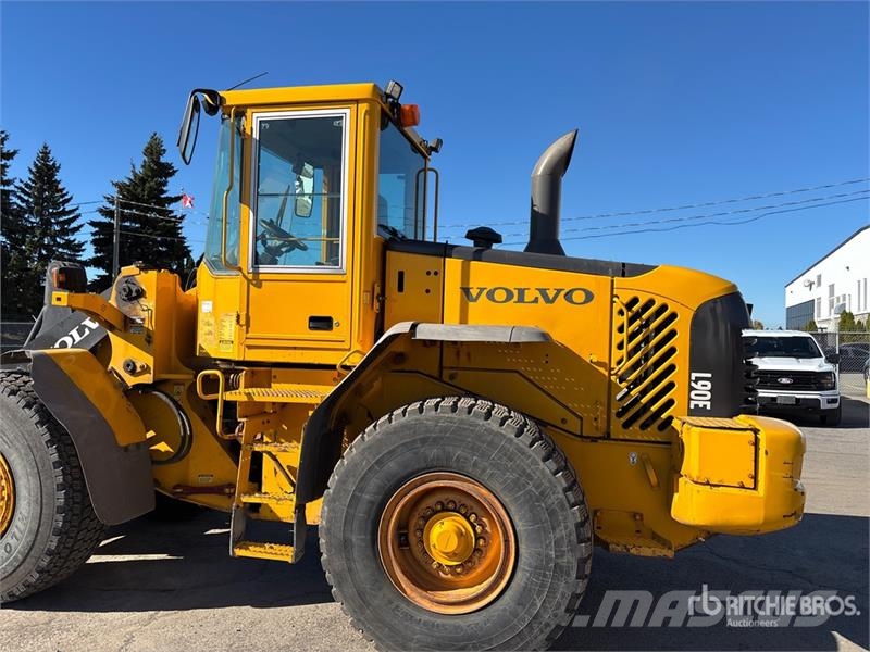 Volvo L90E Фронтальные погрузчики