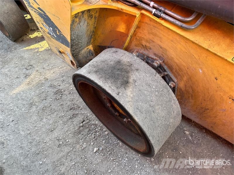 Volvo MC110C Two-Speed Skid Steer Loader لوادر انزلاقية التوجيه