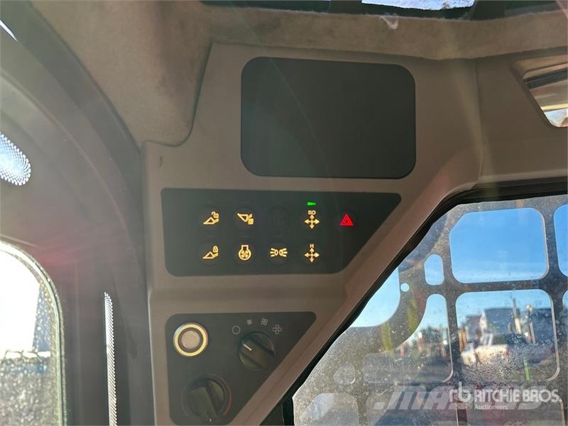 Volvo MC110C Two-Speed Skid Steer Loader لوادر انزلاقية التوجيه