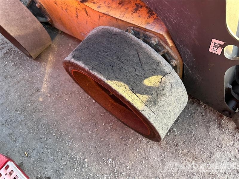Volvo MC110C Two-Speed Skid Steer Loader لوادر انزلاقية التوجيه