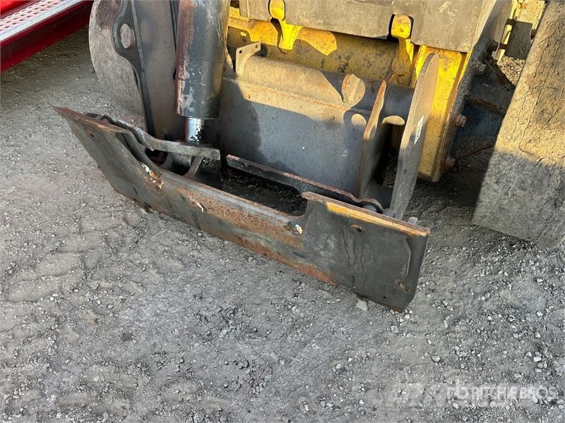 Volvo MC110C Two-Speed Skid Steer Loader لوادر انزلاقية التوجيه