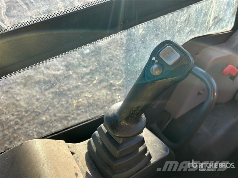Volvo MC110C Two-Speed Skid Steer Loader لوادر انزلاقية التوجيه