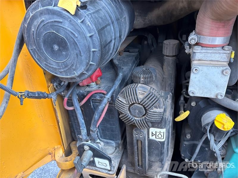 Volvo MC60C T4 Skid Steer Loader لوادر انزلاقية التوجيه