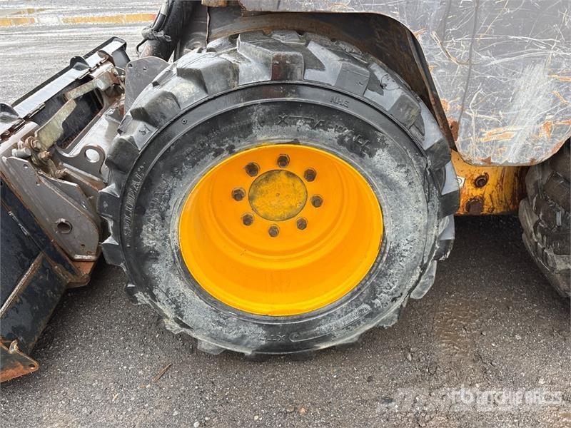 Volvo MC60C T4 Skid Steer Loader لوادر انزلاقية التوجيه