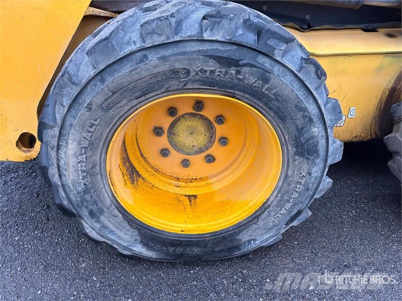 Volvo MC60C T4 Skid Steer Loader لوادر انزلاقية التوجيه