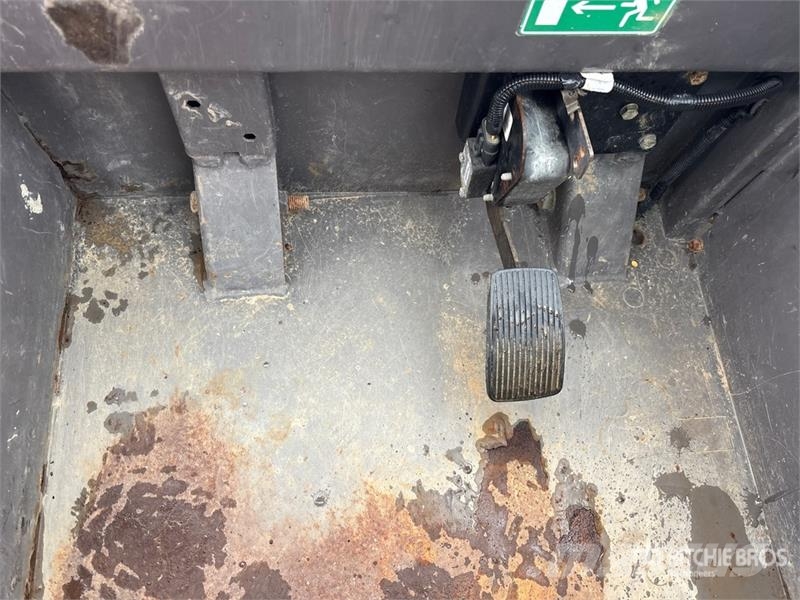 Volvo MC60C T4 Skid Steer Loader لوادر انزلاقية التوجيه