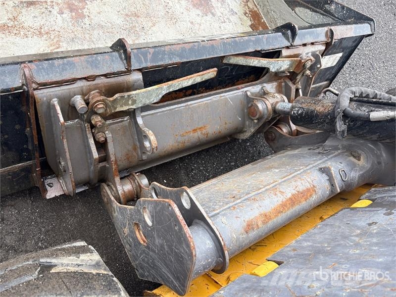 Volvo MC60C T4 Skid Steer Loader لوادر انزلاقية التوجيه