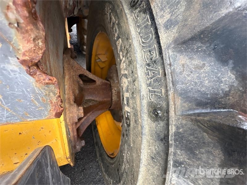 Volvo MC60C T4 Skid Steer Loader لوادر انزلاقية التوجيه