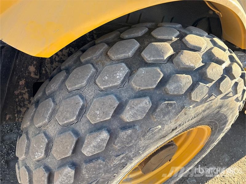 Volvo SD100D Padfoot Drum Compactor Single drum rollers