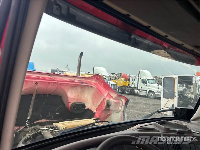 Volvo VHD 驾驶室与内部