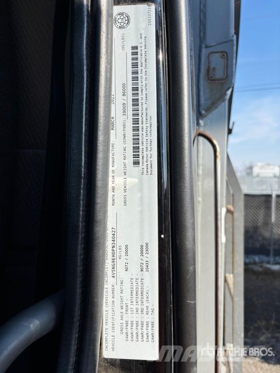 Volvo VHD شاحنات قلابة