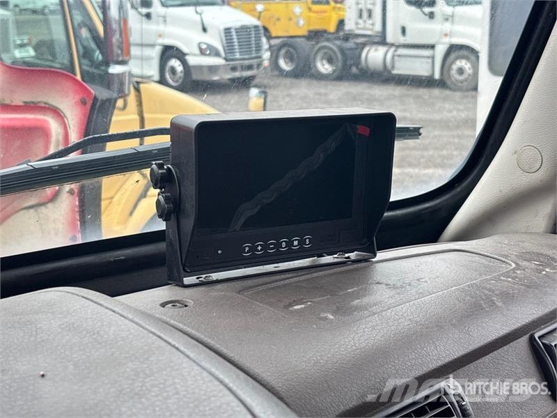 Volvo VHD 驾驶室与内部