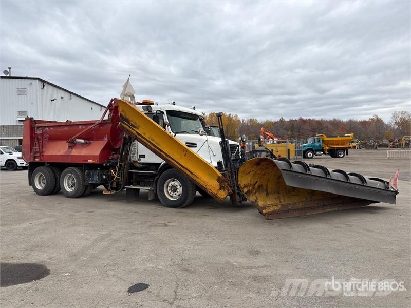Volvo VHD Municipal / general purpose vehicles