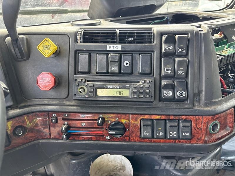 Volvo VHD 6x4 Tanker Truck Tsisternveokid