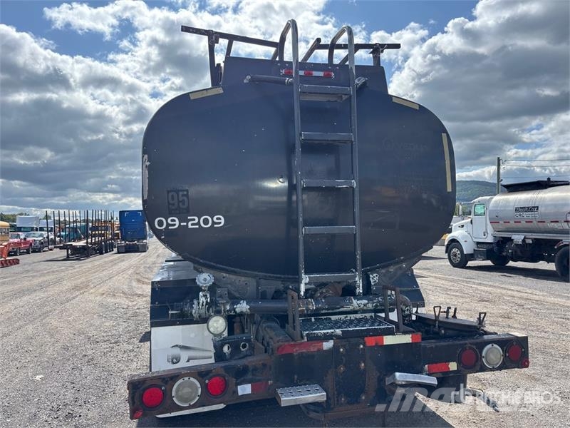 Volvo VHD 6x4 Tanker Truck Tsisternveokid
