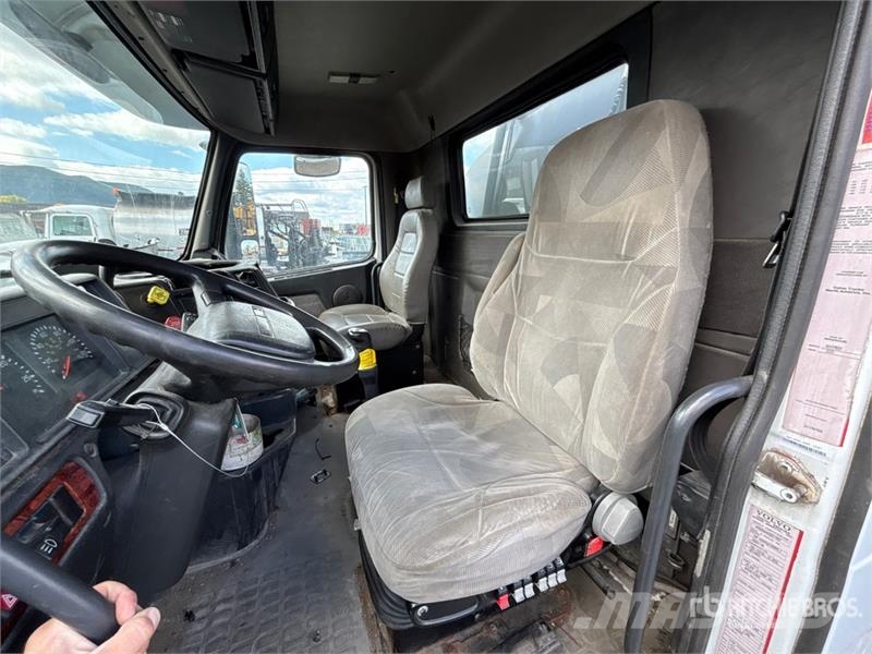 Volvo VHD 6x4 Tanker Truck Tsisternveokid