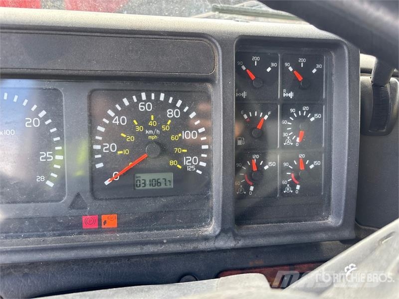 Volvo VHD 6x4 Tanker Truck Tsisternveokid